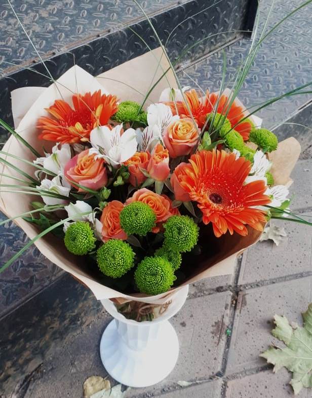 Букет цветов из: Герберы, Хризантемы, Альстромерии и Розы в Белоусово