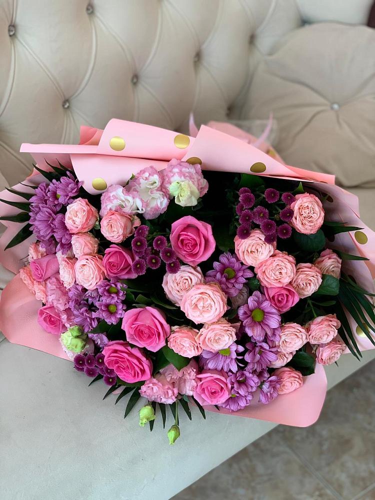 Букет цветов из: Хризантемы, Розы и Лизиантусы в Белоусово