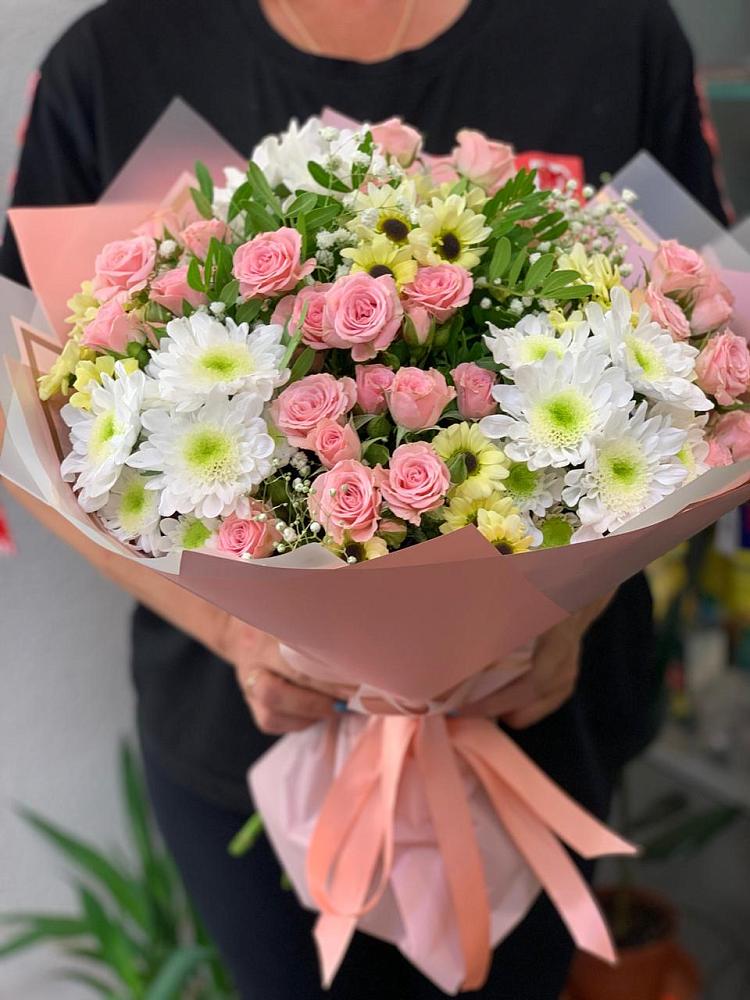 Букет цветов из: Розы и Хризантемы в Белоусово