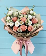 Букет цветов из:  Розы, Альстромерии и Лизиантусы в Белоусово