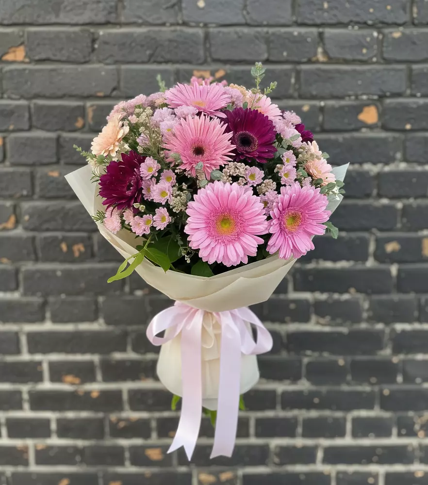 Букет цветов из: Герберы и Хризантемы в Белоусово