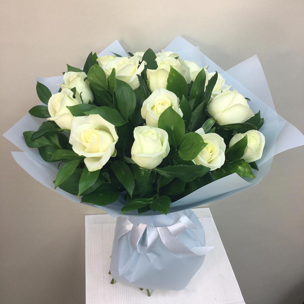 Букет 15 Белых роз Проуд в Белоусово