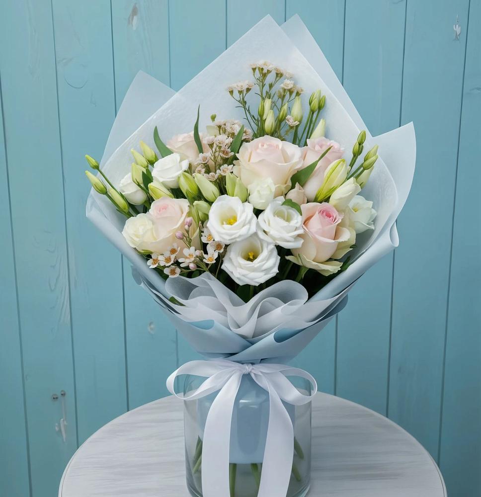 Букет цветов из: Розы и Лизиантусы в Белоусово