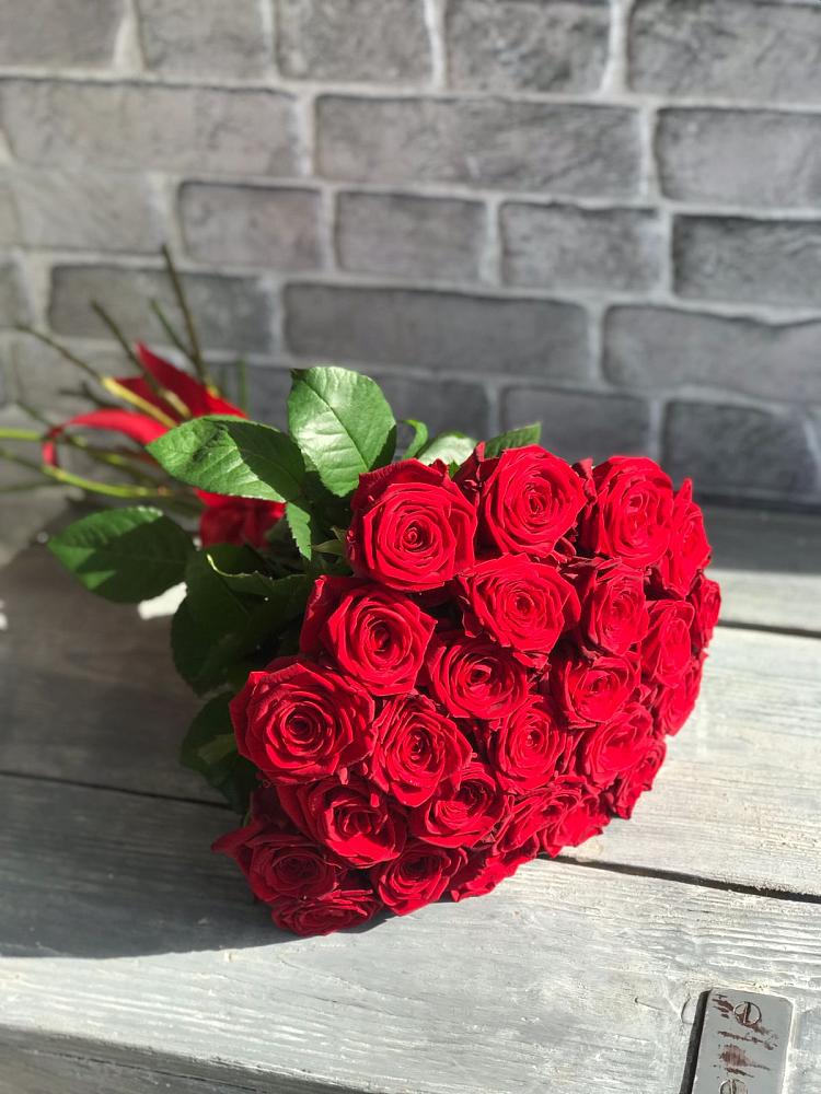 Букет Красные розы Фридом в Белоусово