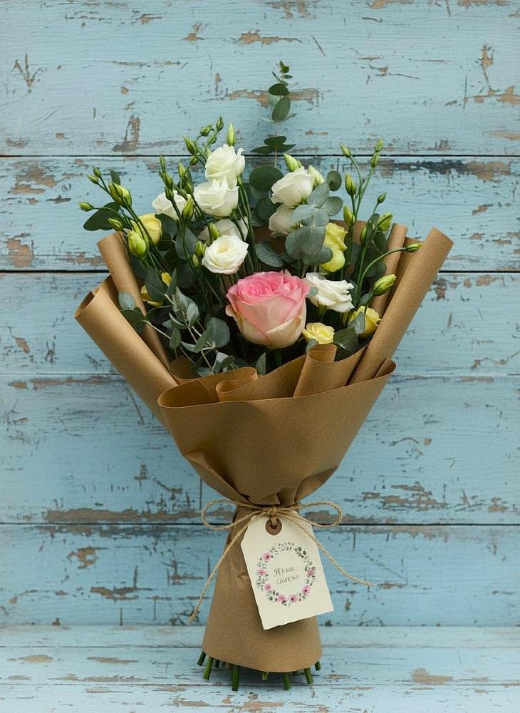 Букет цветов из: Розы и Лизиантусы в Белоусово