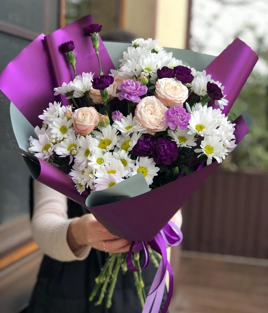 Букет цветов из: Хризантемы, Гвоздики и Розы в Белоусово