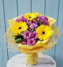 Букет цветов из:  Хризантемы и Герберы в Белоусово