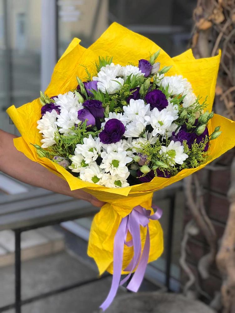 Букет цветов из: Ирисы, Хризантемы и Ромашки в Белоусово