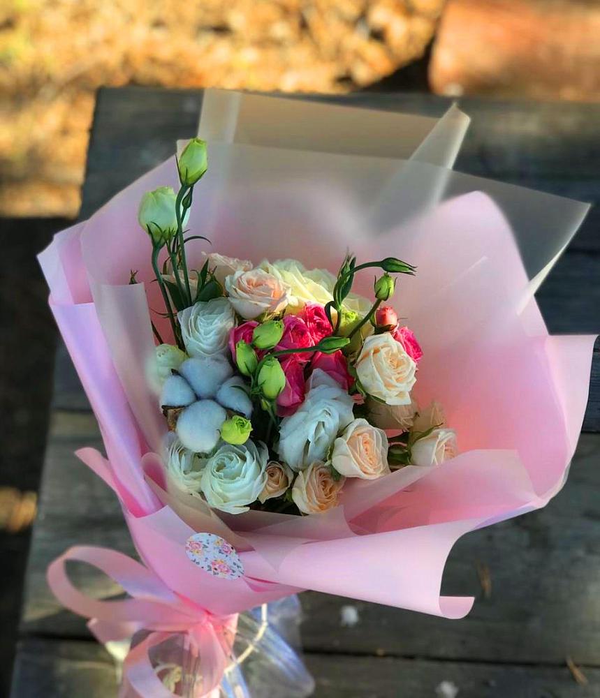 Букет цветов из: Розы и Лизиантусы в Белоусово