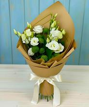 Букет цветов из:  Хризантемы и Лизиантусы в Белоусово