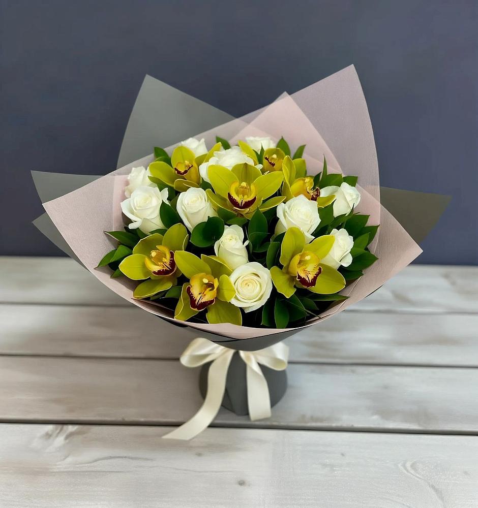 Букет цветов из: Орхидеи и Розы в Белоусово