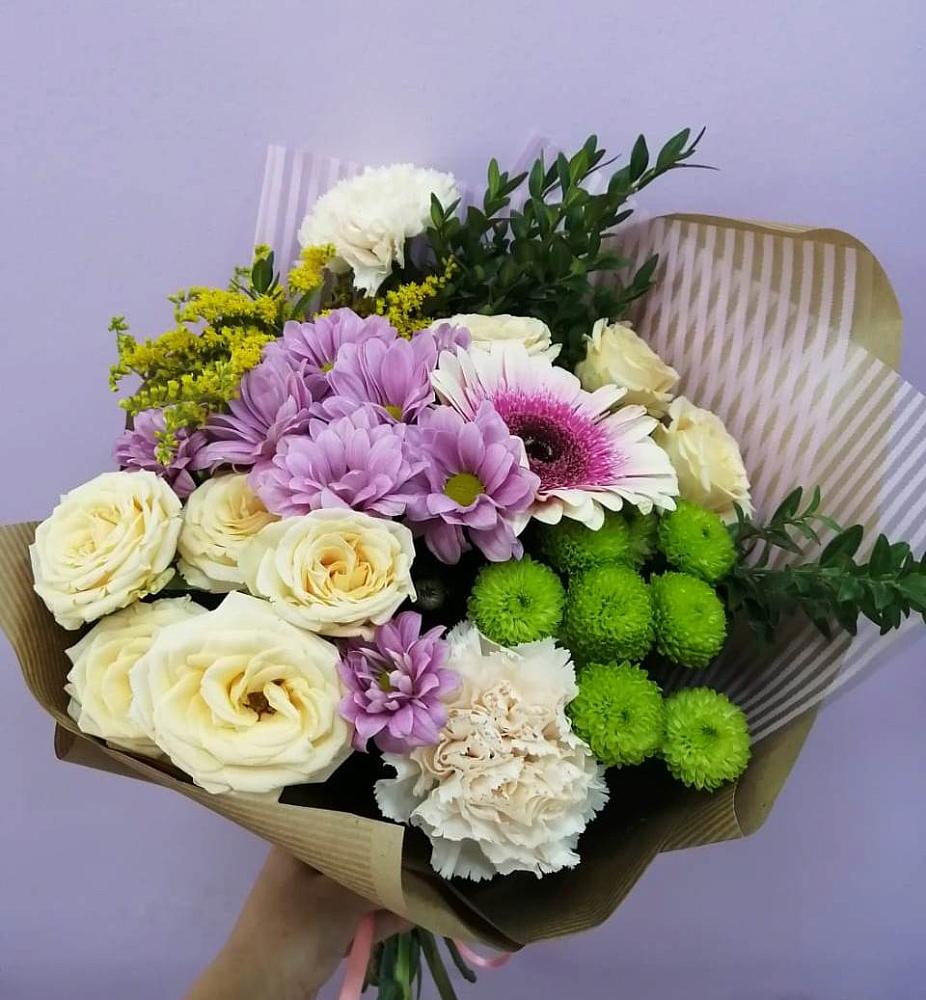 Букет цветов из: Хризантемы, Розы, Гвоздики и Герберы в Белоусово