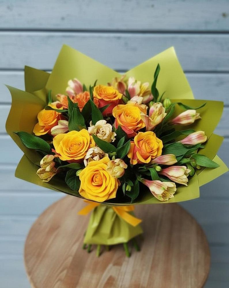 Букет цветов из: Альстромерии и Розы в Белоусово