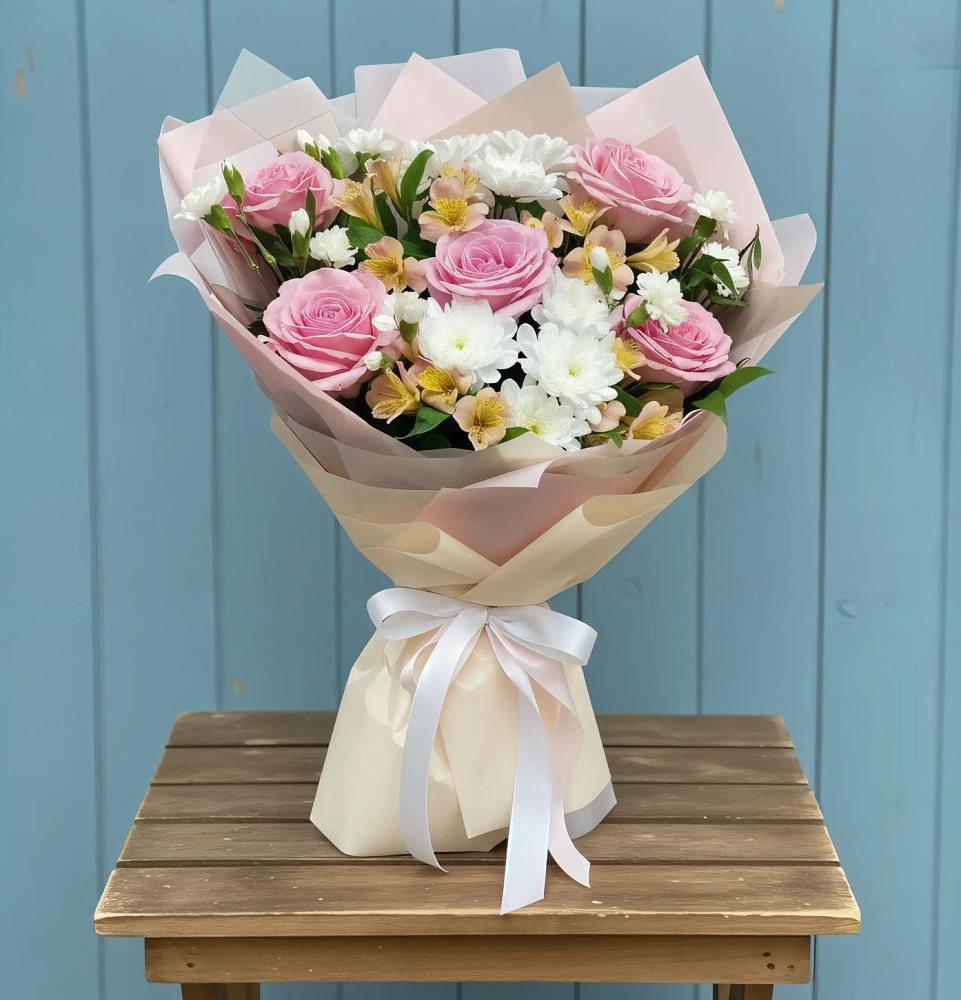 Букет цветов из: Гвоздики, Орхидеи и Розы в Белоусово