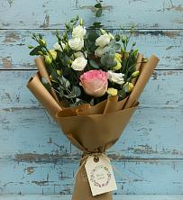 Букет цветов из:  Розы и Лизиантусы в Белоусово
