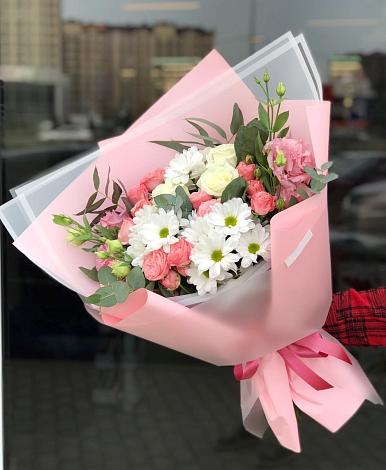 Букет цветов из: Розы, Лизиантусы и Хризантемы в Белоусово