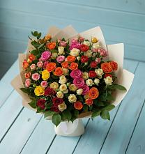 Букет Микс из разноцветных кустовых роз в Белоусово