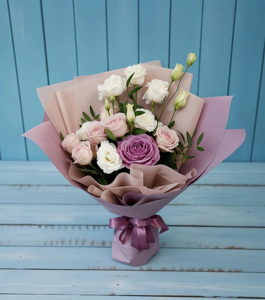 Букет цветов из: Розы и Лизиантусы в Белоусово